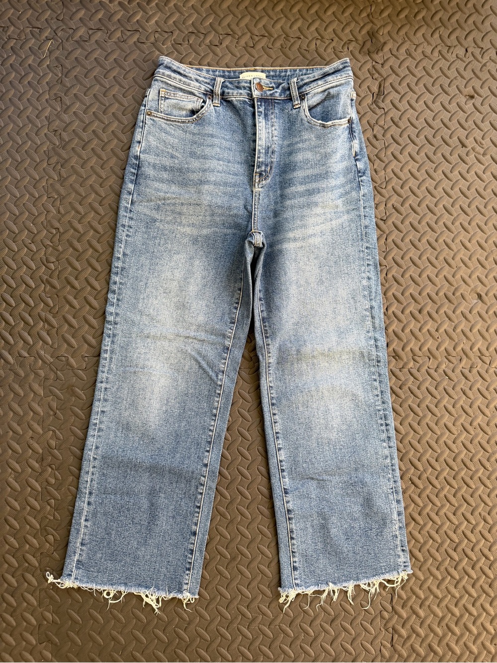 Women’s Light Blue Wide-Leg Jeans with Frayed Hem